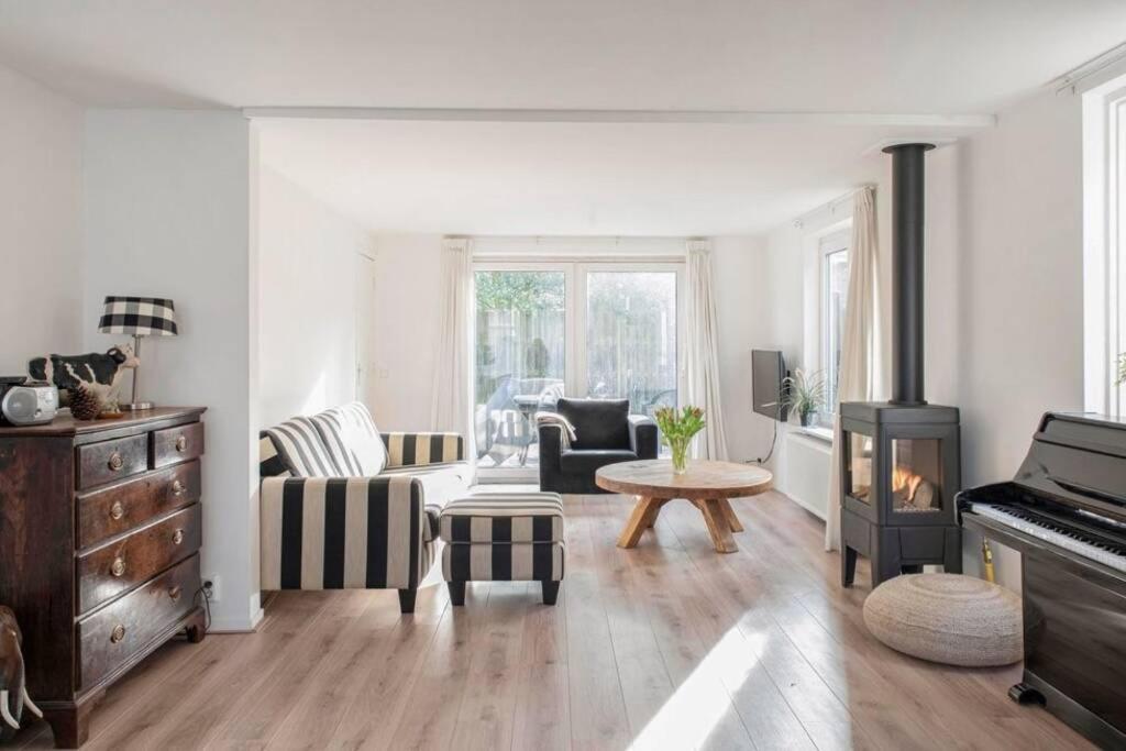 Klaproos Bergen Nh Villa Екстериор снимка